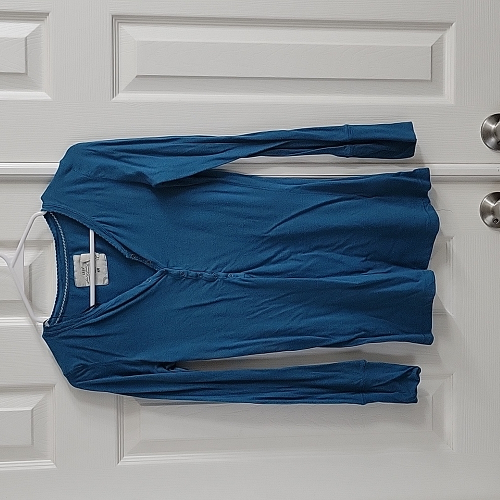 Blue long sleeve top